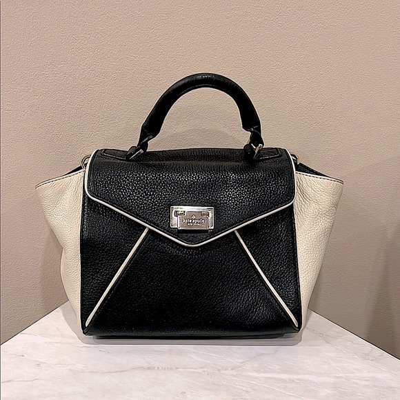 🔥Kate Spade Black and White Hand Bag with Geometric Design🔥 - Picture 1 of 7